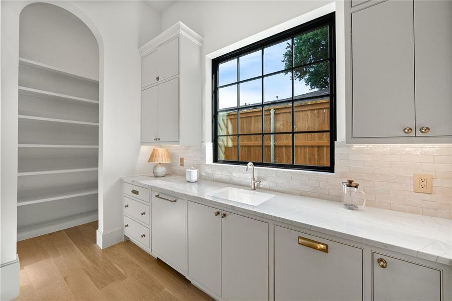 Furnished interior view inside a new home in , Dallas (Image 20).