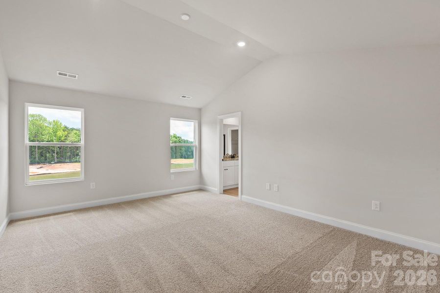 Spacious, unfurnished interior of a new home in Stagecoach Station, Gastonia (Image 13).