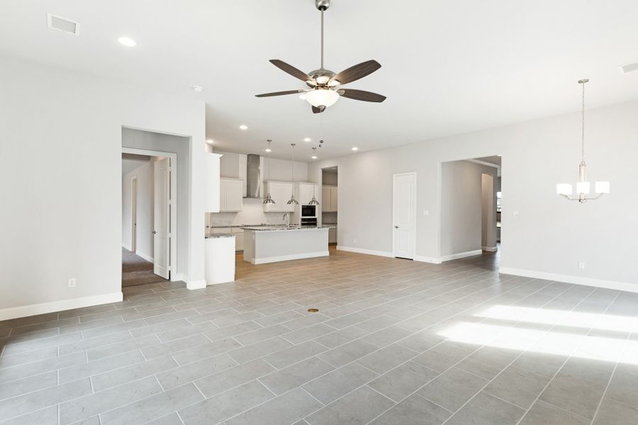 Representative unfurnished interior of a home built from the Bridgeport by UnionMain Homes in Lake Breeze, Lavon (Image 22).
