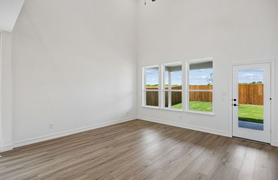 Spacious, unfurnished interior of a new home in Whitewing Trails, Princeton (Image 24).