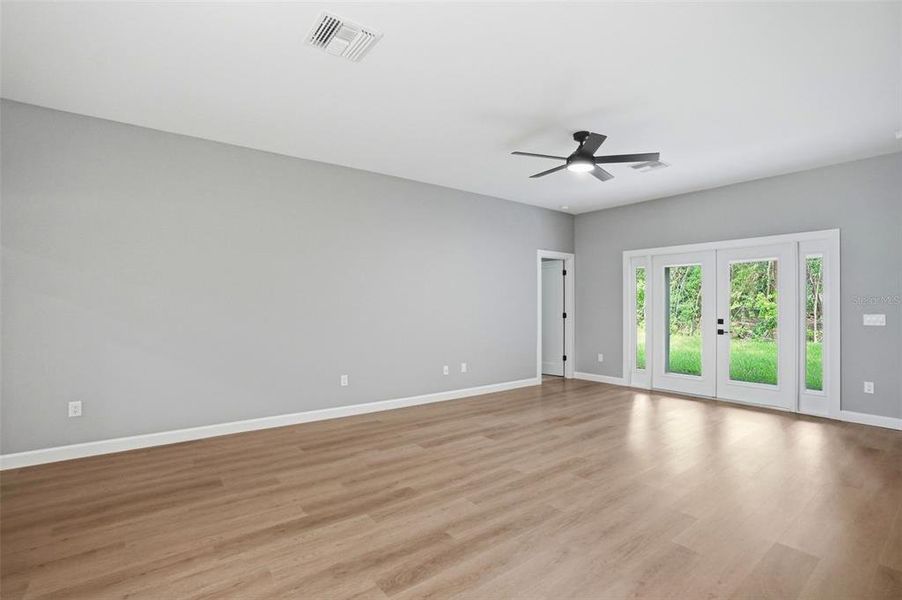 Spacious, unfurnished interior of a new home in , Masaryktown (Image 25).