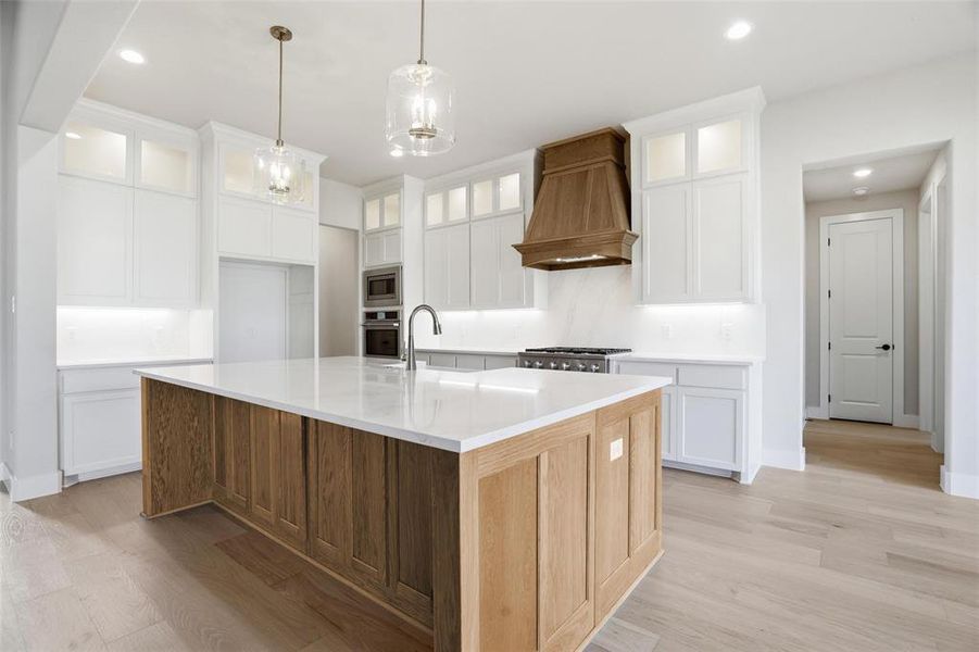 Furnished interior view inside a new home in Aledo Heights - Aledo ISD, Annetta South (Image 13).