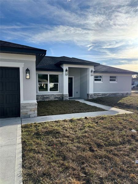 Exterior details and patio area of a home in , Deltona (Image 27).
