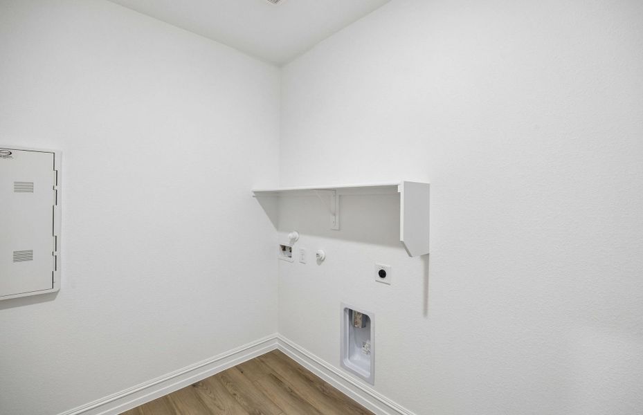 Spacious, unfurnished interior of a new home in Whitewing Trails, Princeton (Image 19).
