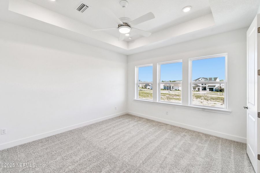 Spacious, unfurnished interior of a new home in Seven Pines 40' Front Entry, Jacksonville (Image 20).