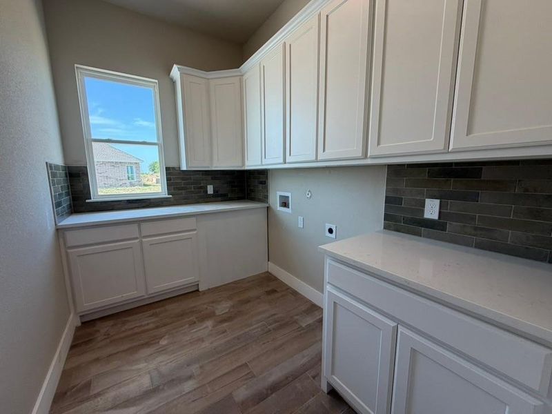 Furnished interior view inside a new home in Rocky Top, Krum (Image 6). Furnished interior view inside a new home in Rocky Top, Krum (Image 6).