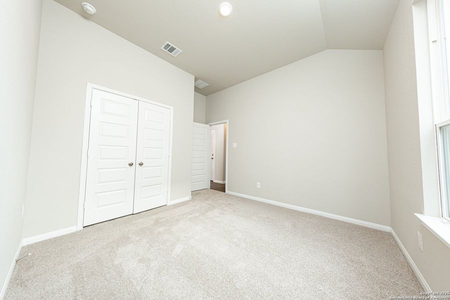 Spacious, unfurnished interior of a new home in Cinco Lakes, San Antonio (Image 9). Spacious, unfurnished interior of a new home in Cinco Lakes, San Antonio (Image 9).