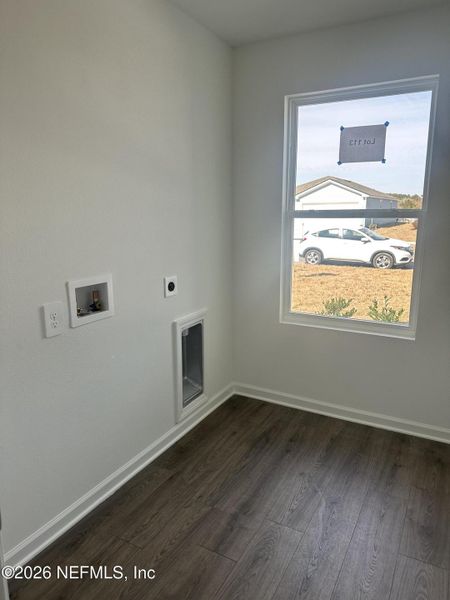 Spacious, unfurnished interior of a new home in Rookery, Green Cove Springs (Image 25).