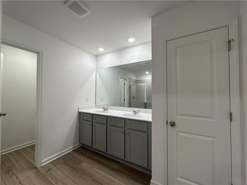 Furnished interior view inside a new home in Buice Lake, Acworth (Image 2).