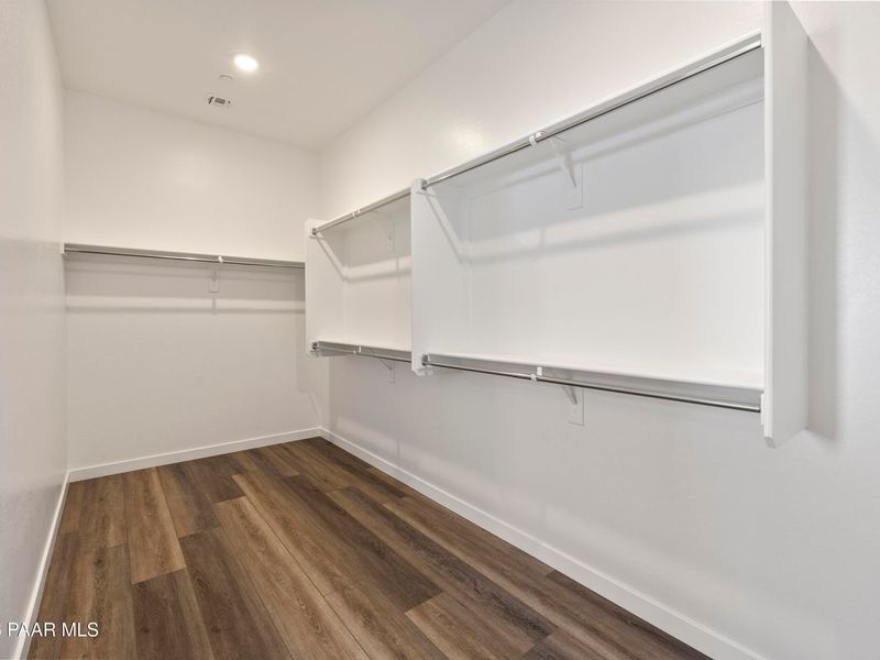 Spacious, unfurnished interior of a new home in Hidden Hills, Prescott (Image 40).