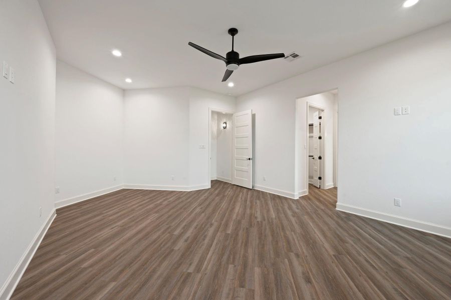 Spacious, unfurnished interior of a new home in , Bryan (Image 45).