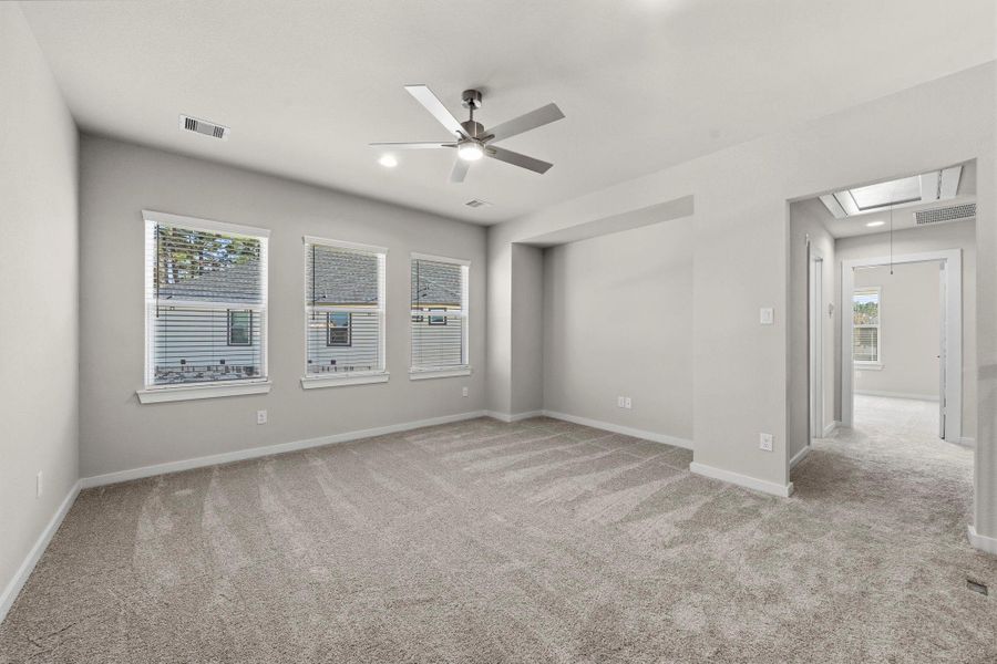 Spacious, unfurnished interior of a new home in Barton Creek Ranch, Conroe (Image 31). Spacious, unfurnished interior of a new home in Barton Creek Ranch, Conroe (Image 31).