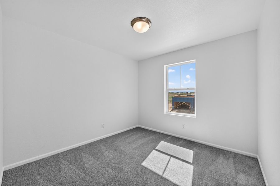 Spacious, unfurnished interior of a new home in Lake Bluff, Greeley (Image 18).