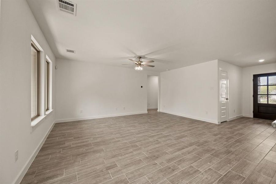 Spacious, unfurnished interior of a new home in Runaway Bay, Runaway Bay (Image 37).