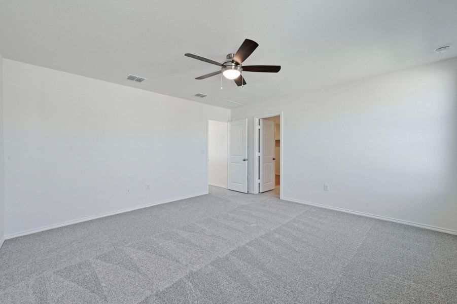 Spacious, unfurnished interior of a new home in Creekside at Estancia, Austin (Image 22).