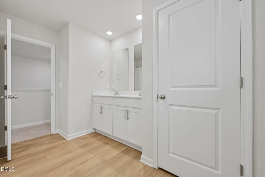 31-web-or-mls-Raleigh - Oak Manor - 500