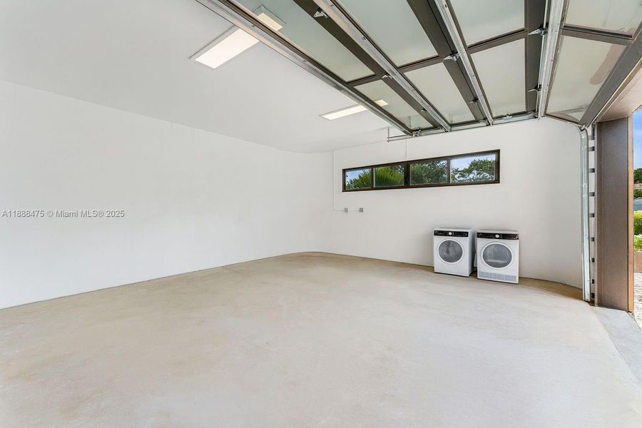 Spacious, unfurnished interior of a new home in , Miami Beach (Image 49). Spacious, unfurnished interior of a new home in , Miami Beach (Image 49).