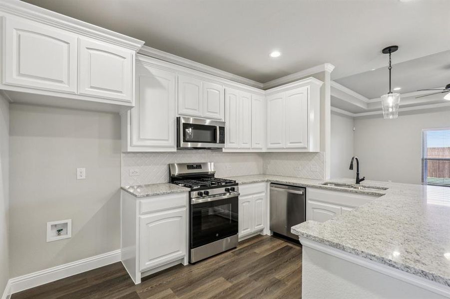 Furnished interior view inside a new home in , Alvarado (Image 10).