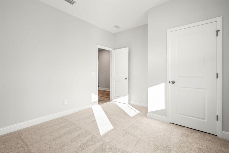 Spacious, unfurnished interior of a new home in Salem Bay, Beaufort (Image 11).