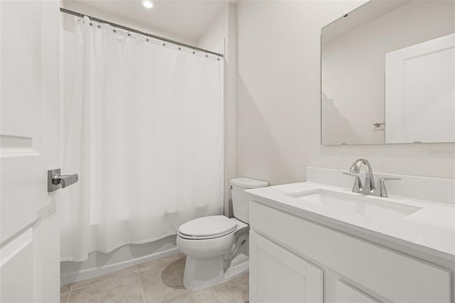 Furnished interior view inside a new home in , Sumterville (Image 34).