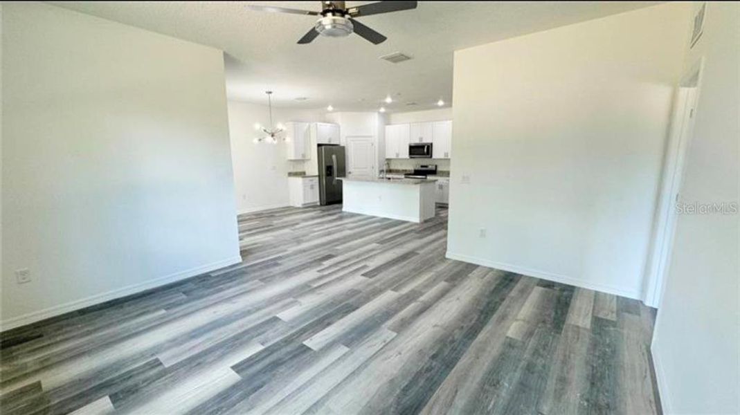 Spacious, unfurnished interior of a new home in , Citrus Springs (Image 11).
