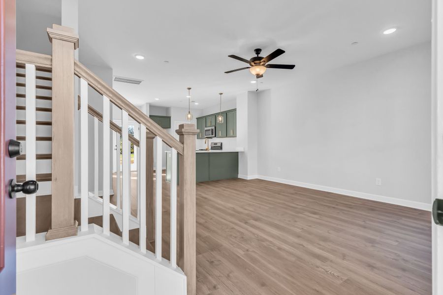 Spacious, unfurnished interior of a new home in Oxford Station, Gallatin (Image 12).