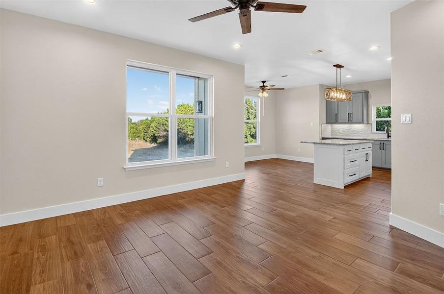 Spacious, unfurnished interior of a new home in , Weatherford (Image 24).
