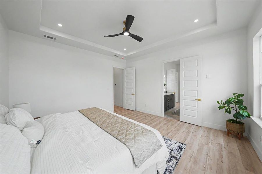 Furnished interior view inside a new home in , Celeste (Image 12).