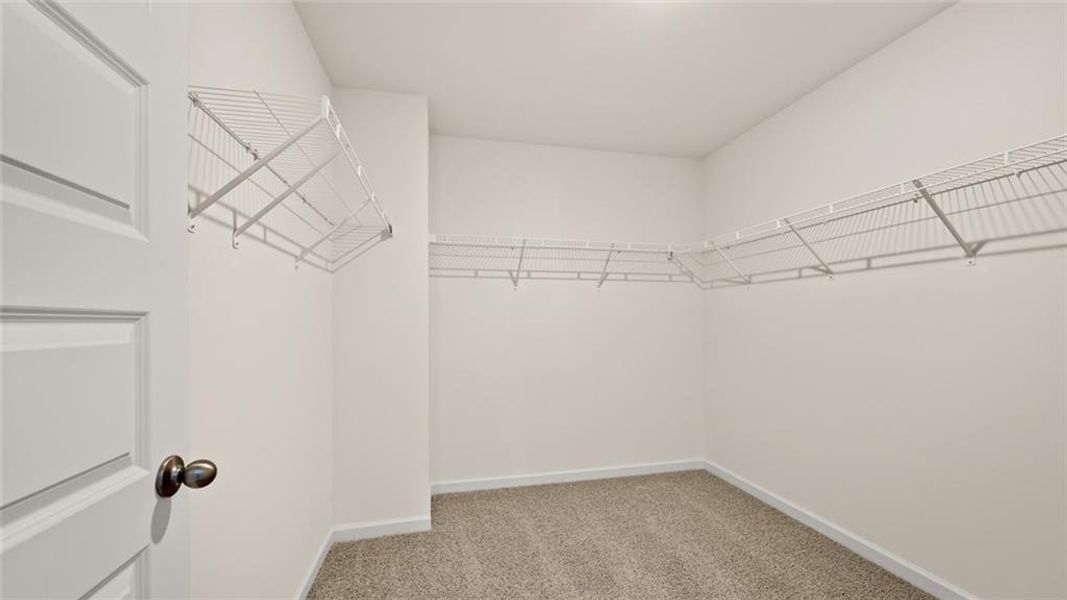 Spacious, unfurnished interior of a new home in Inverness at Sugarloaf, Lawrenceville (Image 21).