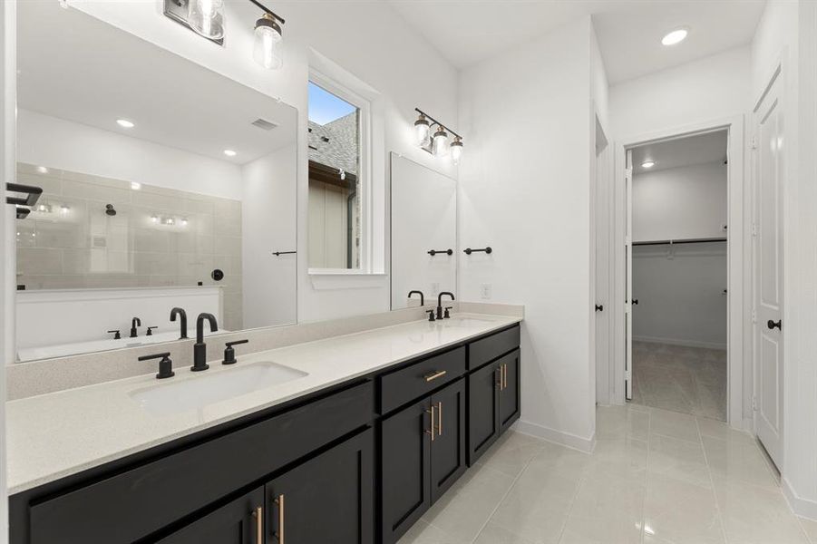 14. 7200 Bergamot - Bath