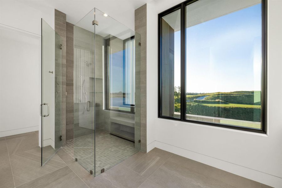 Spacious, unfurnished interior of a new home in , Palm Beach Gardens (Image 20).