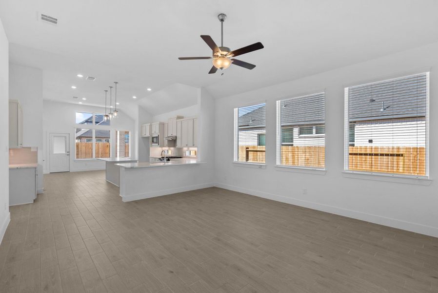 Spacious, unfurnished interior of a new home in Attwater, Waller (Image 13).