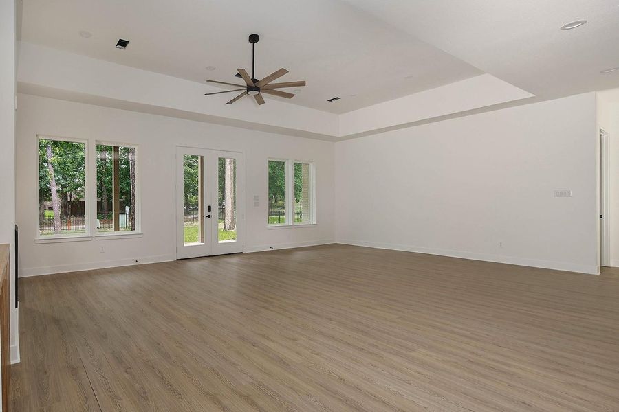 Spacious, unfurnished interior of a new home in , Conroe (Image 28).