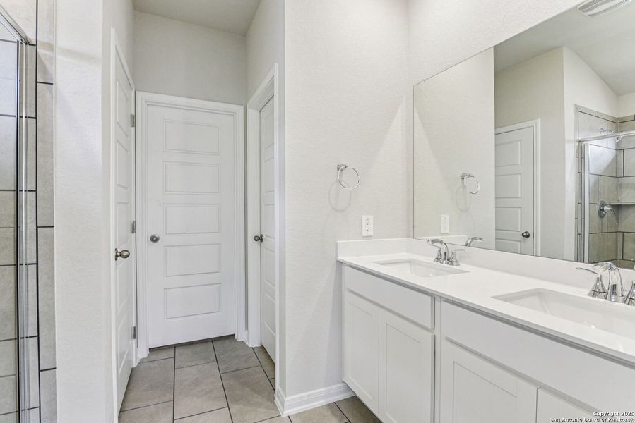 Furnished interior view inside a new home in Remington Ranch, San Antonio (Image 4).