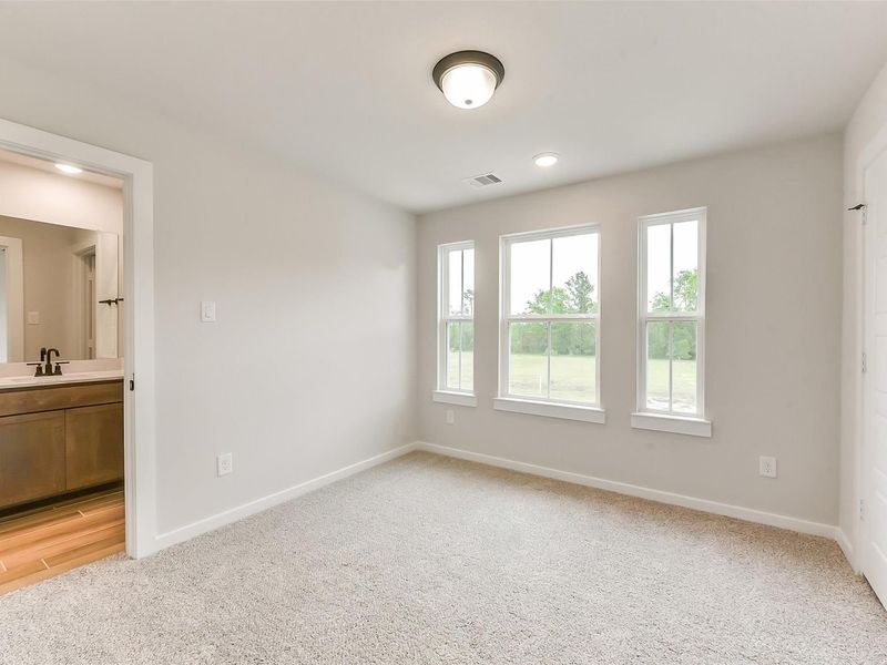Spacious, unfurnished interior of a new home in Sundance Cove, Crosby (Image 43).