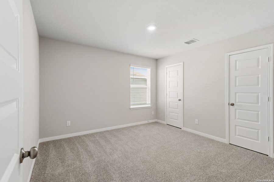 Spacious, unfurnished interior of a new home in Swenson Heights, Seguin (Image 21).