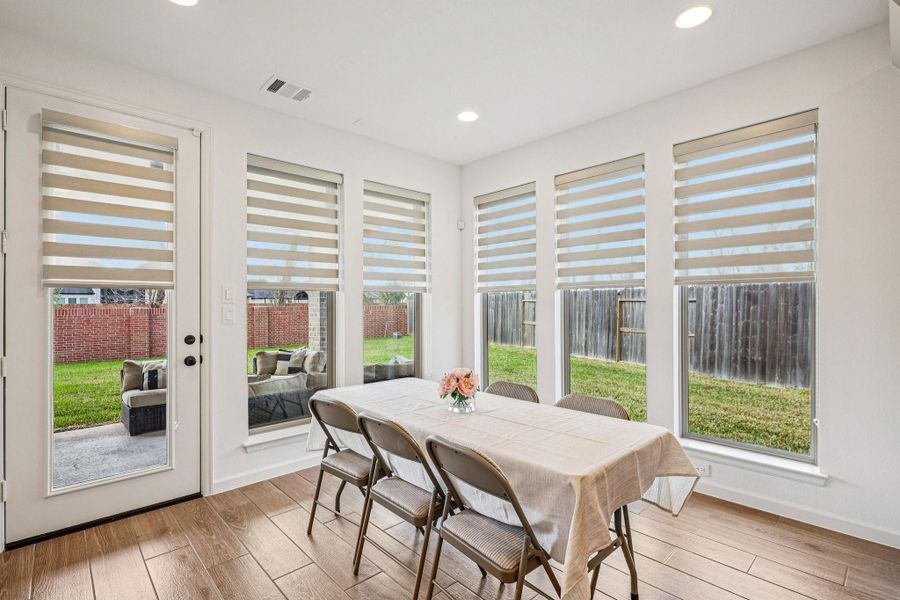 Furnished interior view inside a new home in Sienna, Missouri City (Image 18).