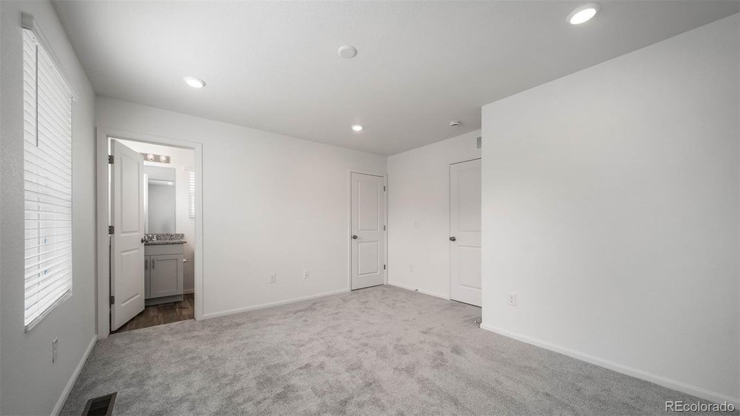 Spacious, unfurnished interior of a new home in Green Valley Ranch, Commerce City (Image 17). Spacious, unfurnished interior of a new home in Green Valley Ranch, Commerce City (Image 17).
