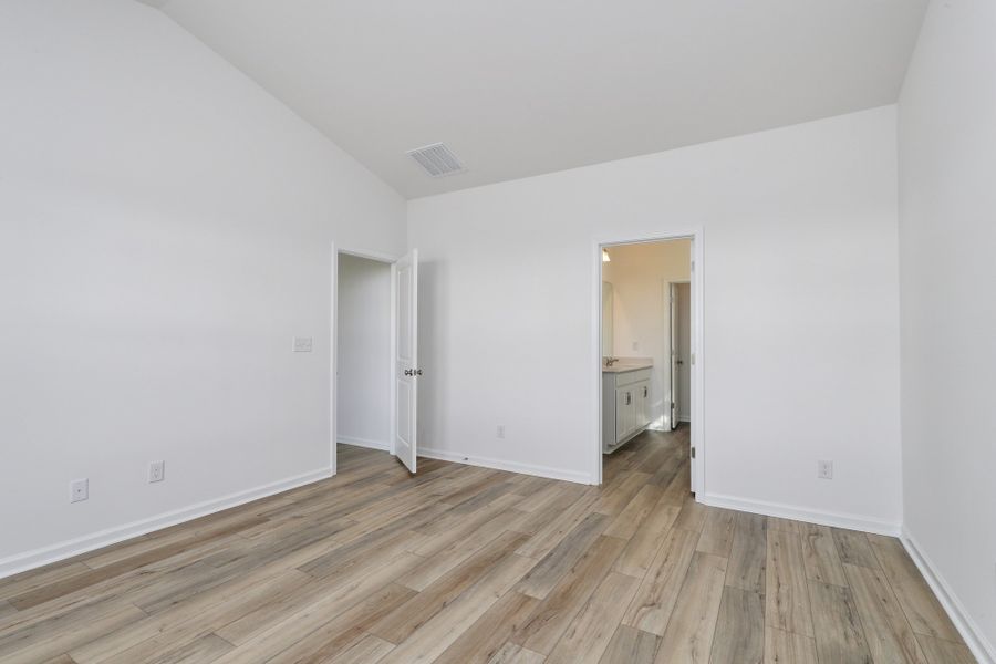 Spacious, unfurnished interior of a new home in Garden Grove, Conway (Image 31).