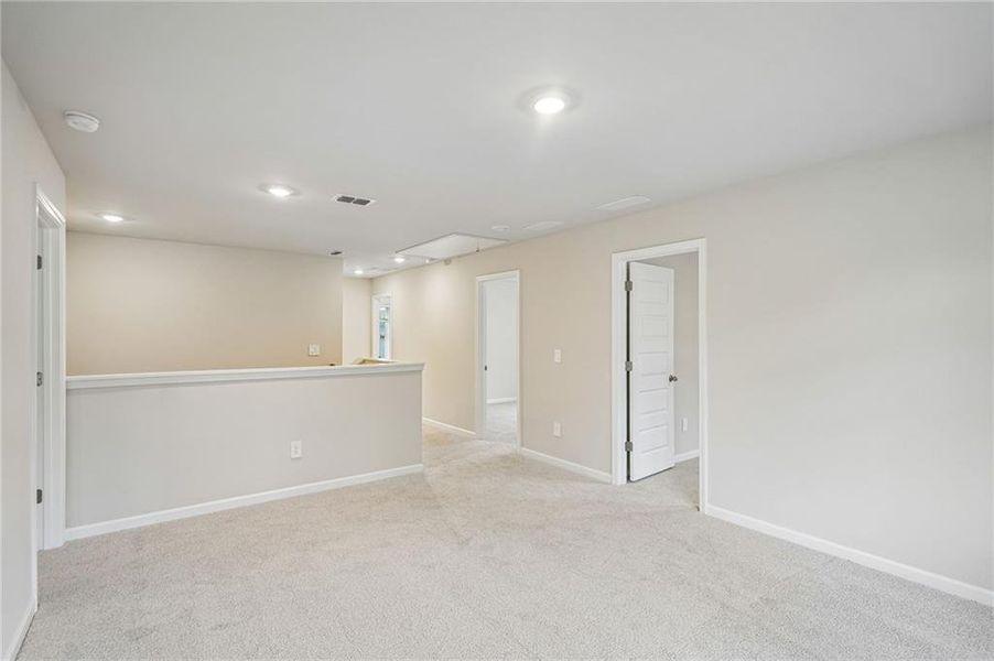 Spacious, unfurnished interior of a new home in Martin Springs - Estate Series, Lawrenceville (Image 27).