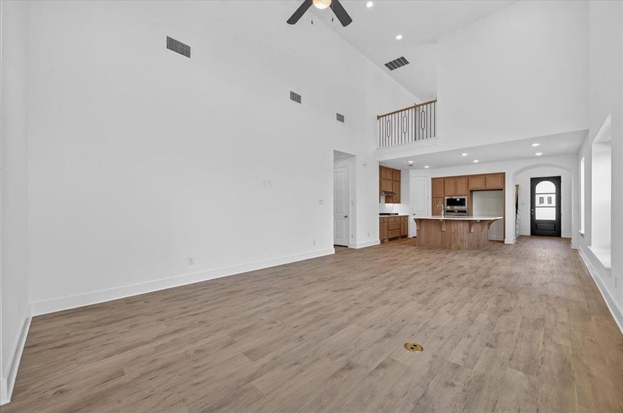 Spacious, unfurnished interior of a new home in Wellington, Haslet (Image 19).