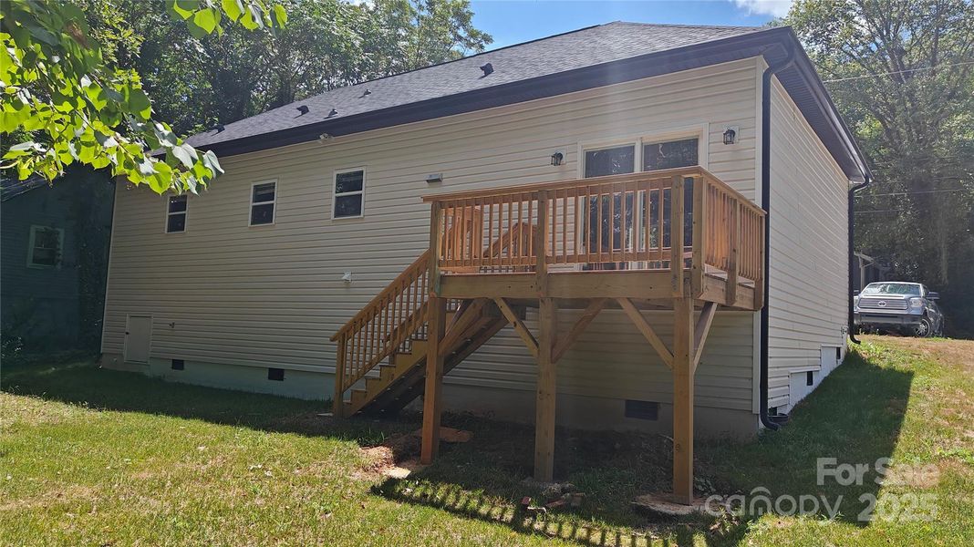 Exterior details and patio area of a home in , Gastonia (Image 3).