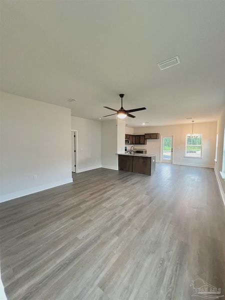 Spacious, unfurnished interior of a new home in Pine Top, Cantonment (Image 8).