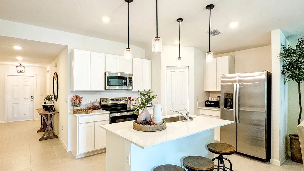 Florida Core L007 Delano Kitchen 5of6 F1 Base2 10 31 25