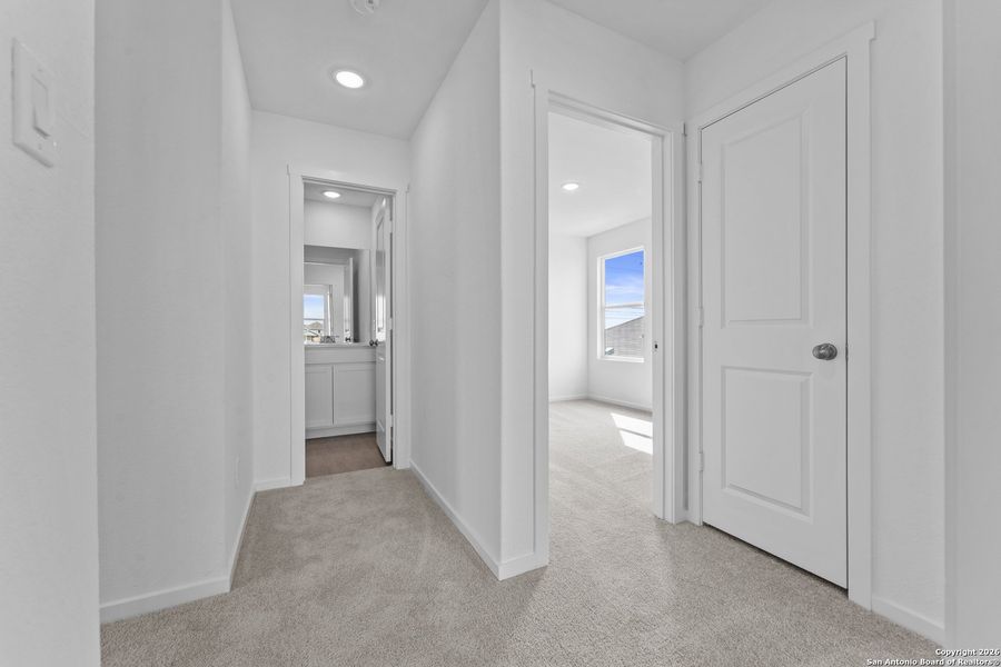 Spacious, unfurnished interior of a new home in Voss Farms: Watermill Collection, New Braunfels (Image 25).