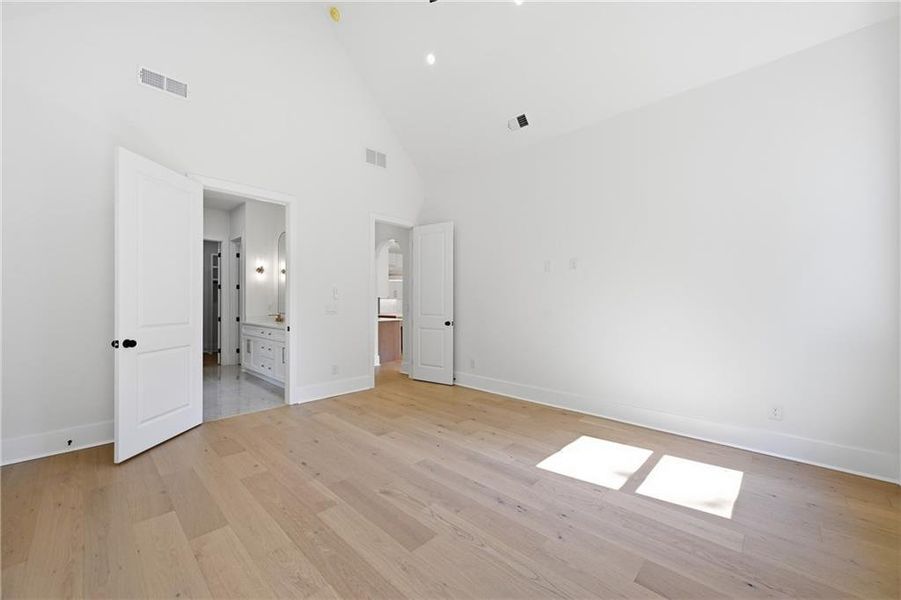 Spacious, unfurnished interior of a new home in , Demorest (Image 24).