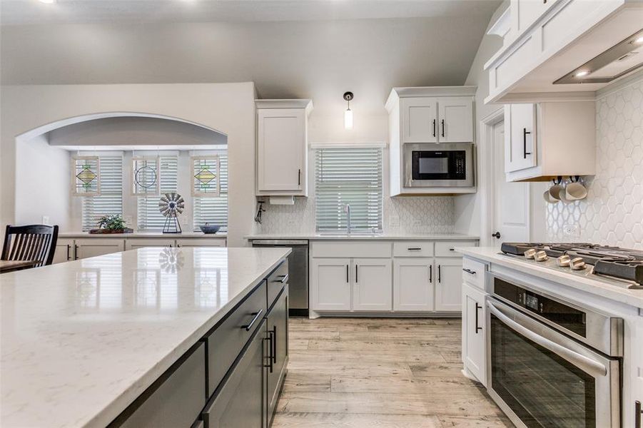 Furnished interior view inside a new home in Emerald Vista, Wylie (Image 10).