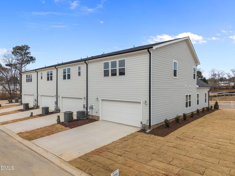 027_AP2-0313 Exterior - Rear - Medium