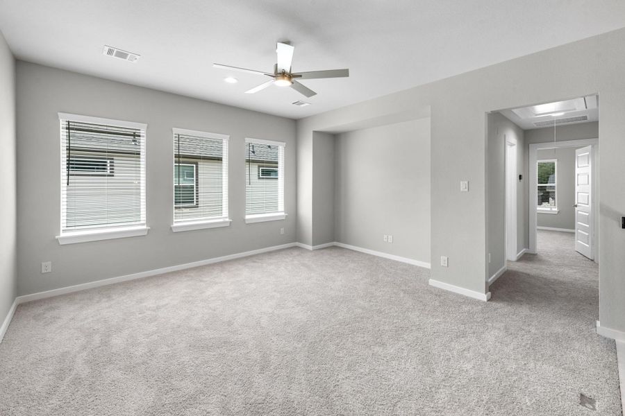 Spacious, unfurnished interior of a new home in Morton Creek Ranch, Katy (Image 21).