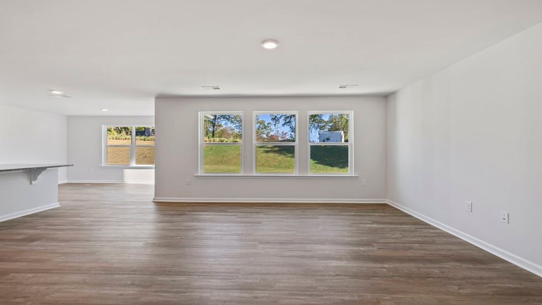 Spacious, unfurnished interior of a new home in Baxter Village, Boiling Springs (Image 17).
